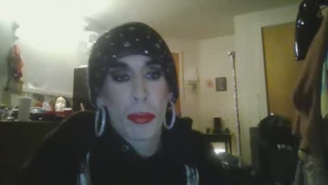 Snapshot of obsessed_glambert chatting on 10/06/25, 11:46 obsessed_glambert online show from 10/06/25, 11:46