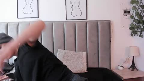 Sara Help me reach 1000 followers online show from 04/14/26, 12:55