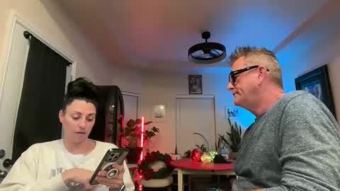 SimplyUs online show from 11/19/25, 06:24