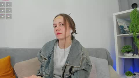 Snapshot of obsidiva chatting on 06/04/26, 01:39 Elis online show from 06/04/26, 01:39