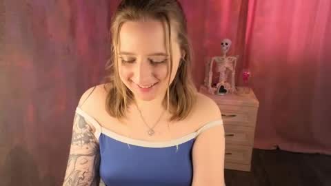 Snapshot of ocean_eyes_bb chatting on 05/28/26, 02:09 Lili 3 online show from 05/28/26, 02:09
