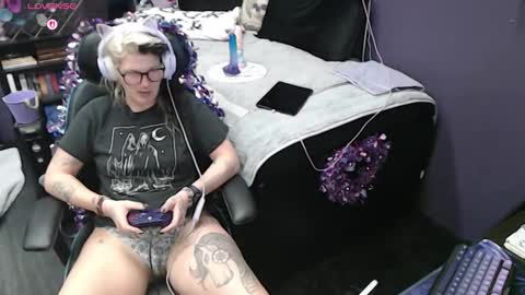 Snapshot of oddywithabody chatting on 02/11/26, 07:02 Oddy With A Body online show from 02/11/26, 07:02
