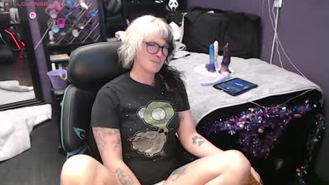Snapshot of oddywithabody chatting on 02/13/26, 06:42 Oddy With A Body online show from 02/13/26, 06:42