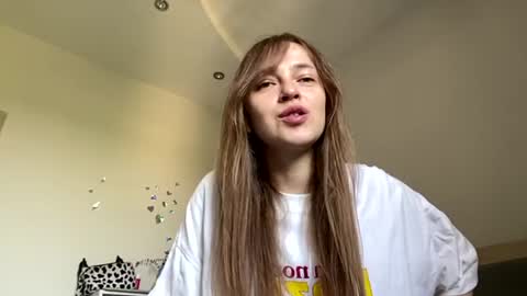 Mila online show from 07/28/26, 06:20