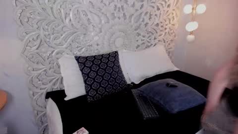 Ana  online show from 11/16/25, 11:27