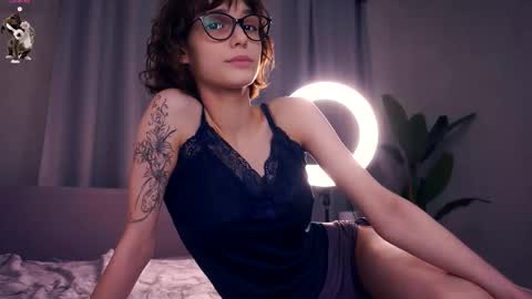 Thea online show from 10/26/25, 07:09