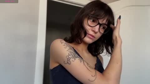 Thea online show from 06/11/26, 04:43