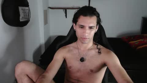 Snapshot of oezack__ chatting on 07/26/26, 12:01 Zack online show from 07/26/26, 12:01