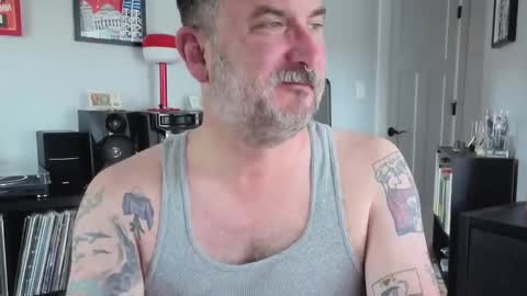 Office Dad online show from 09/16/25, 05:47