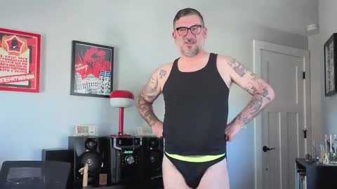 Office Dad online show from 09/19/25, 07:03