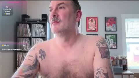 Snapshot of office_dad chatting on 04/19/26, 06:10 Office Dad online show from 04/19/26, 06:10
