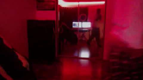 Snapshot of officialmoneyxxx chatting on 11/20/25, 04:29 Money online show from 11/20/25, 04:29