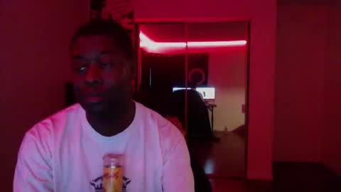 Snapshot of officialmoneyxxx chatting on 11/21/25, 04:16 Money online show from 11/21/25, 04:16