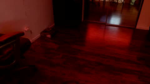 Snapshot of officialmoneyxxx chatting on 02/06/26, 11:13 Money online show from 02/06/26, 11:13