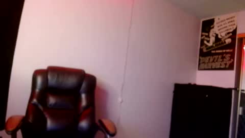 Snapshot of officialmoneyxxx chatting on 02/23/26, 02:03 Money online show from 02/23/26, 02:03