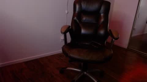 Snapshot of officialmoneyxxx chatting on 03/14/26, 04:56 Money online show from 03/14/26, 04:56