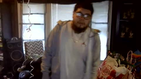 Snapshot of oflores77 chatting on 03/08/26, 01:15 oscar flores online show from 03/08/26, 01:15