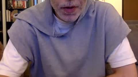 Snapshot of oggs48 chatting on 05/01/26, 05:06 oggs48 online show from 05/01/26, 05:06