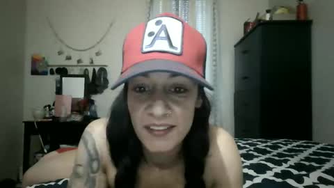Snapshot of oglitcouple chatting on 12/19/24, 09:28 Lit en Cama online show from 12/19/24, 09:28
