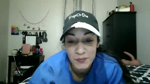 Snapshot of oglitcouple chatting on 01/12/25, 05:56 Lit en Cama online show from 01/12/25, 05:56