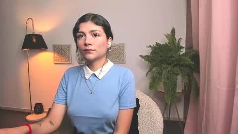 Snapshot of oh__holly chatting on 04/21/26, 12:34 Holly online show from 04/21/26, 12:34