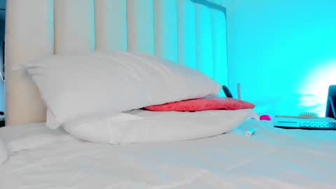 Holly online show from 01/18/25, 11:55