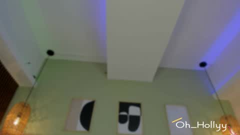 Holly online show from 11/26/25, 11:33