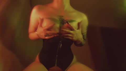 Snapshot of oh_lilith chatting on 10/12/25, 10:09 your dear Lilith Chapman online show from 10/12/25, 10:09
