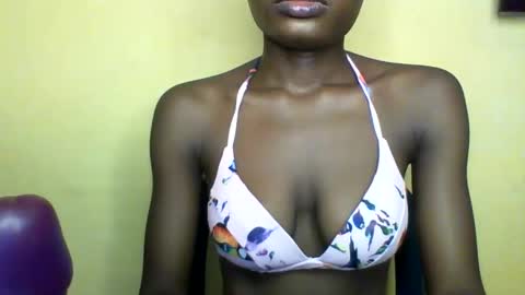 Snapshot of oh_sexyphilo chatting on 12/04/25, 12:36 philo bby online show from 12/04/25, 12:36