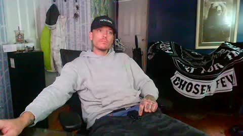 Snapshot of oh_you_know69 chatting on 07/08/26, 03:05 who dares toss me some tips lets have fun online show from 07/08/26, 03:05