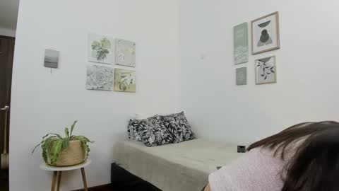 Snapshot of ohanna_ chatting on 02/27/25, 02:42 ohanna_ online show from 02/27/25, 02:42