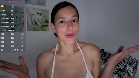 Snapshot of ohanna_ chatting on 11/08/25, 10:08 ohanna_ online show from 11/08/25, 10:08