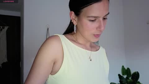 ohanna_ online show from 05/06/26, 10:26