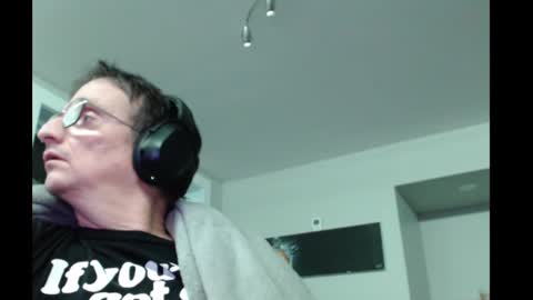 Snapshot of ohbitt chatting on 01/21/25, 04:54 ohbitt online show from 01/21/25, 04:54