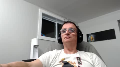 Snapshot of ohbitt chatting on 10/04/25, 03:48 ohbitt online show from 10/04/25, 03:48