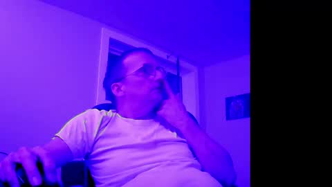 Snapshot of ohbitt chatting on 11/15/25, 05:16 ohbitt online show from 11/15/25, 05:16