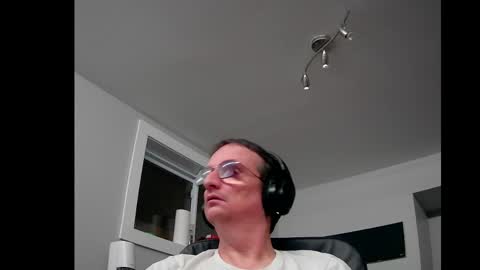 Snapshot of ohbitt chatting on 04/01/26, 04:24 ohbitt online show from 04/01/26, 04:24