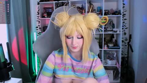 Clementine  Clem  online show from 11/21/25, 09:08