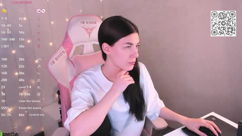 Snapshot of ohh_my_vens chatting on 04/01/26, 12:11 KAYA. online Tu We Th Fr Sa 0100AM - 0800AM Time zone of Germany Munich online show from 04/01/26, 12:11