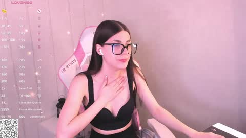 Snapshot of ohh_my_vens chatting on 04/10/26, 02:06 KAYA. online Tu We Th Fr Sa 0100AM - 0800AM Time zone of Germany Munich online show from 04/10/26, 02:06