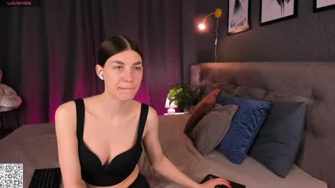 Snapshot of ohh_my_vens chatting on 04/16/26, 12:22 KAYA. online Tu We Th Fr Sa 0100AM - 0800AM Time zone of Germany Munich online show from 04/16/26, 12:22