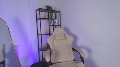 Julia online show from 01/13/25, 06:27