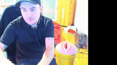Snapshot of ohihoe92 chatting on 03/07/25, 05:17 Chris online show from 03/07/25, 05:17