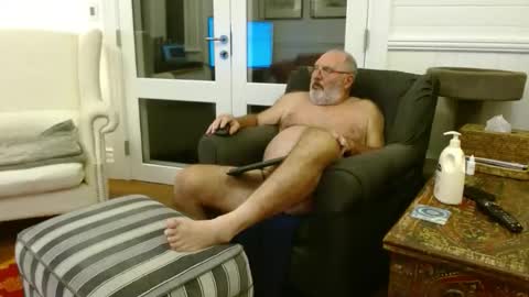 Snapshot of ohjonny55 chatting on 04/23/26, 02:19 Ohjonny online show from 04/23/26, 02:19