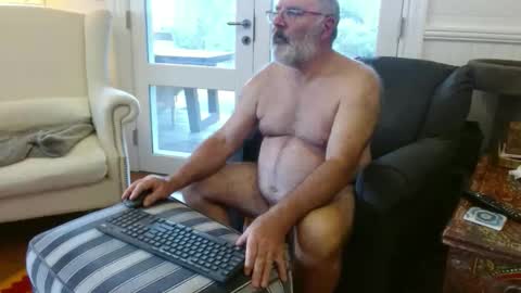 Snapshot of ohjonny55 chatting on 05/17/26, 03:15 Ohjonny online show from 05/17/26, 03:15
