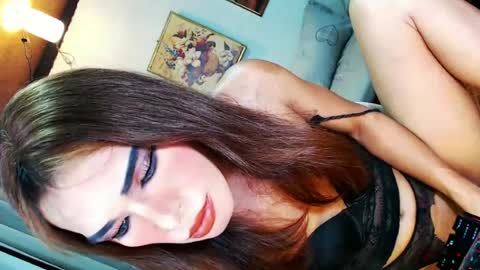 Snapshot of ohlalasamanthaxxx143 chatting on 06/14/26, 05:15 IM CHIE DONT FORGET TO FOLLOW ME MAKE ME SMILE HERE THUMB UP FOR 25TOK online show from 06/14/26, 05:15