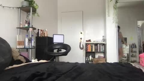 Snapshot of ohmillieevanillie chatting on 06/21/26, 04:31 ohmillieevanillie online show from 06/21/26, 04:31