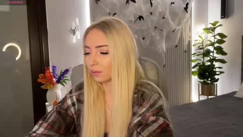 Emma online show from 10/27/25, 01:09