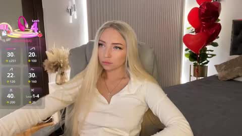 Snapshot of ohmyemma chatting on 02/20/26, 01:13 Emma online show from 02/20/26, 01:13