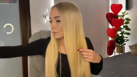 Snapshot of ohmyemma chatting on 03/04/26, 01:22 Emma online show from 03/04/26, 01:22